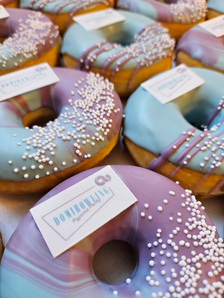 merkbeleving door gepersonaliseerde donuts op klantendag