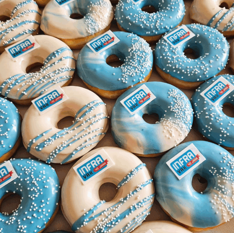 merkbeleving door gepersonaliseerde donuts op klantendag